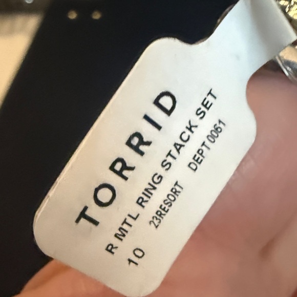 👻Torrid Silver Stacked Rings Set - Picture 3 of 3